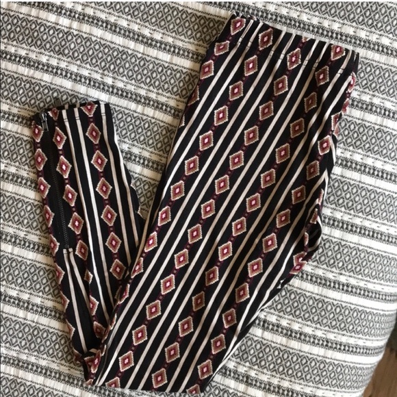 Aztec Print Leggings - Picture 6 of 6